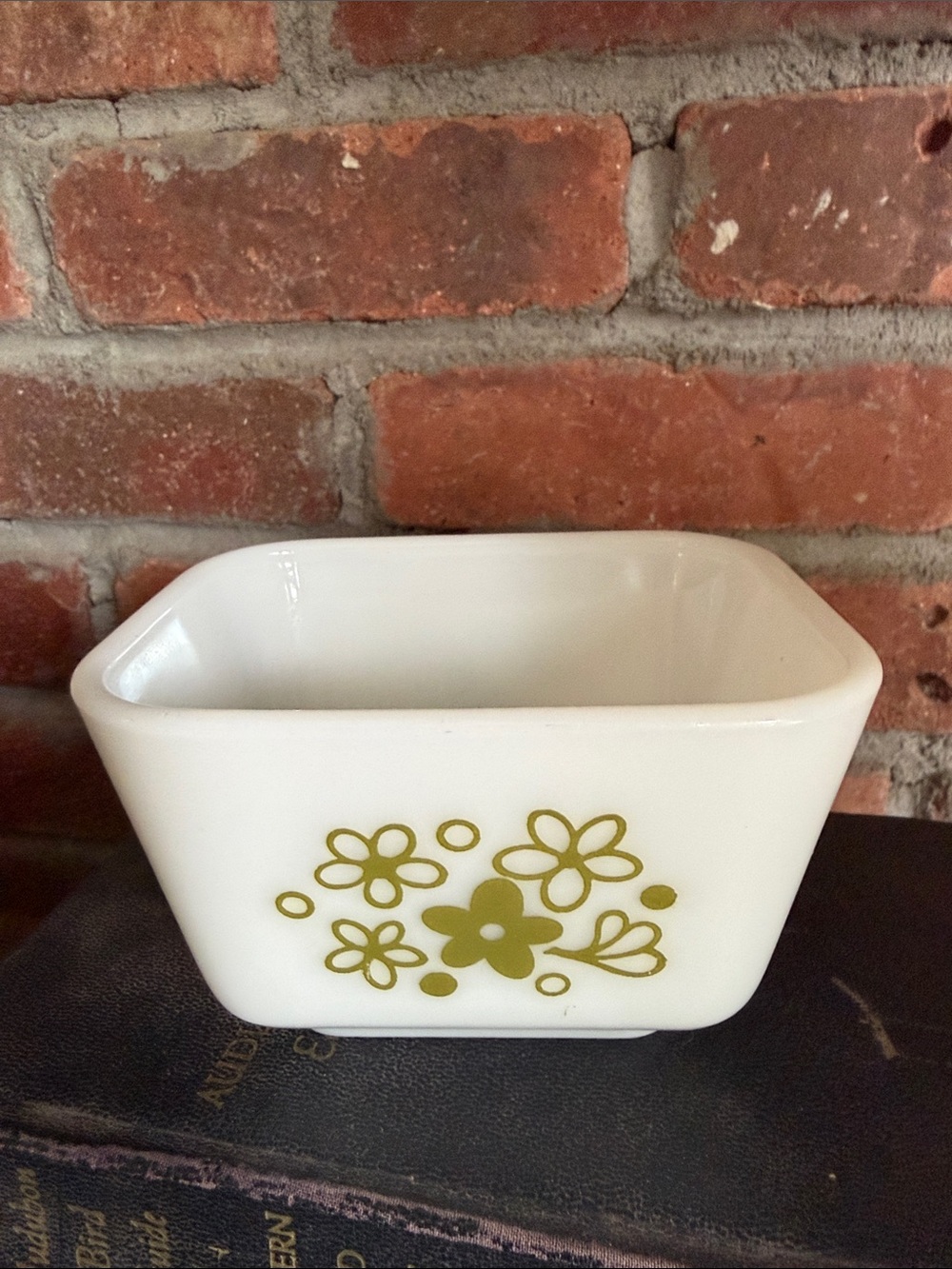 VINTAGE Pyrex Crazy Daisy